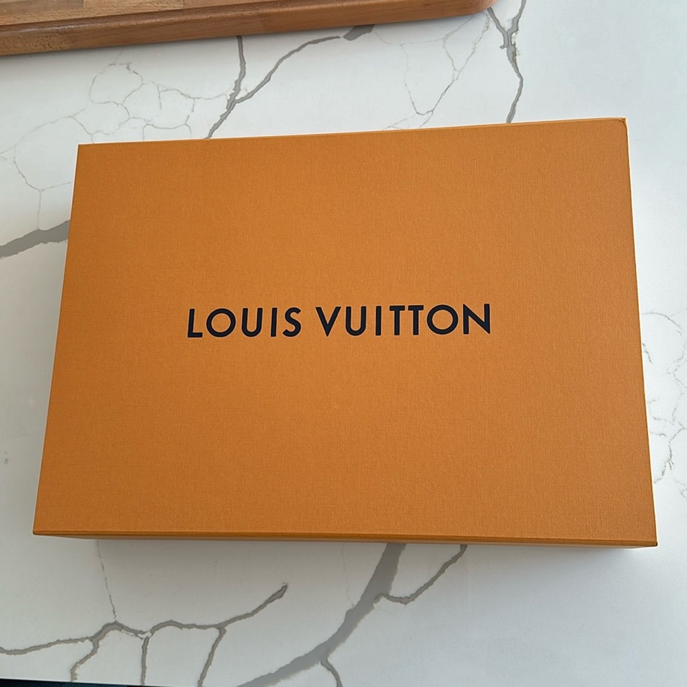 Louis Vuitton box